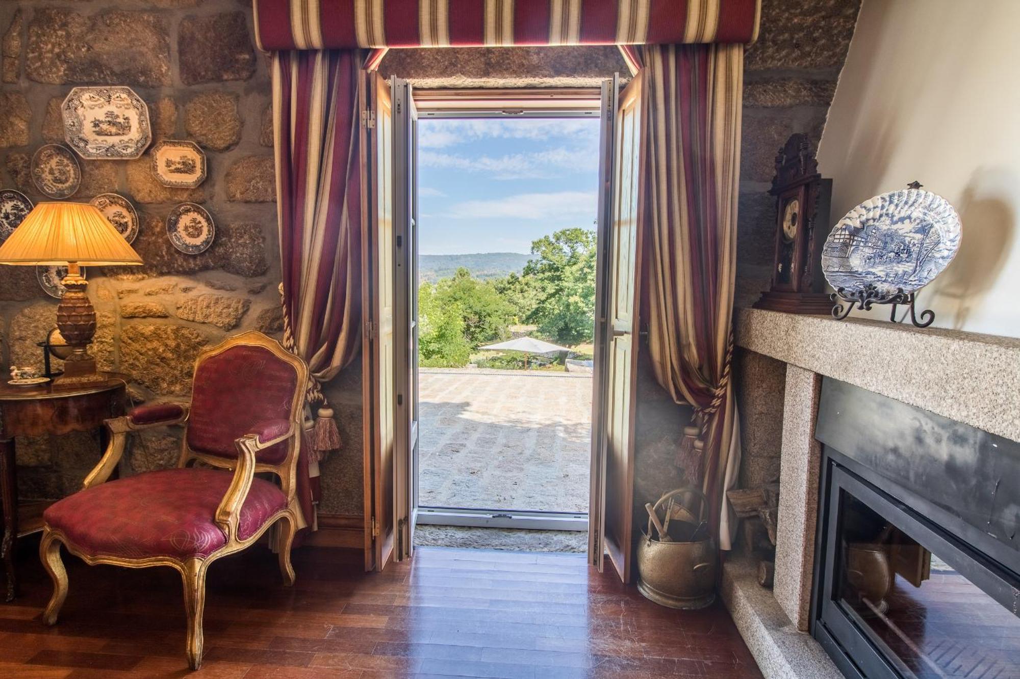 The Fox House - Private Villa & Nature Sao Pedro do Sul Luaran gambar
